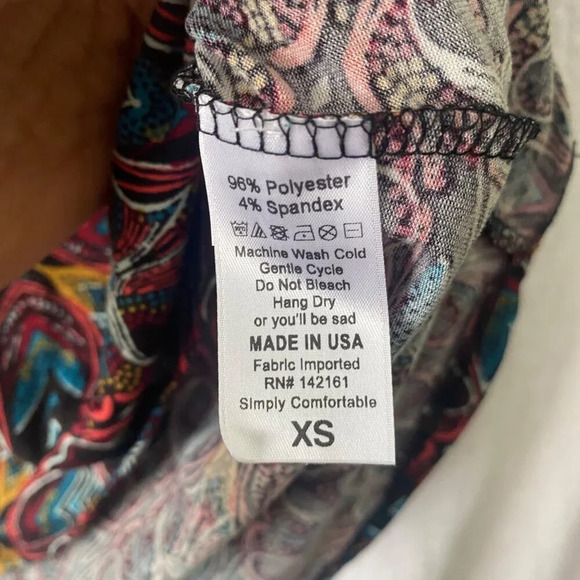 LuLaRoe Classic XS Paisley T-Shirt Womens Short Sleeve Multicolor Stretch - Picture 2 of 12